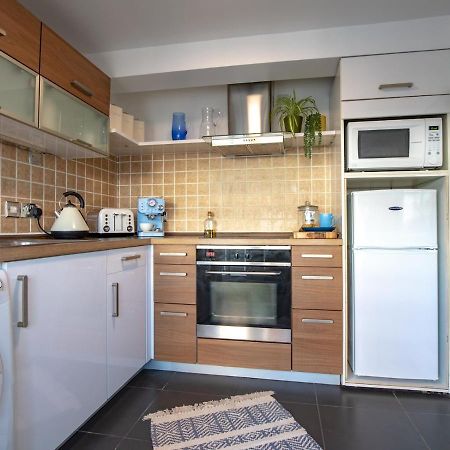 Pass The Keys Art Deco Inspired Apartment With Roof Top Views Шрусбери Экстерьер фото