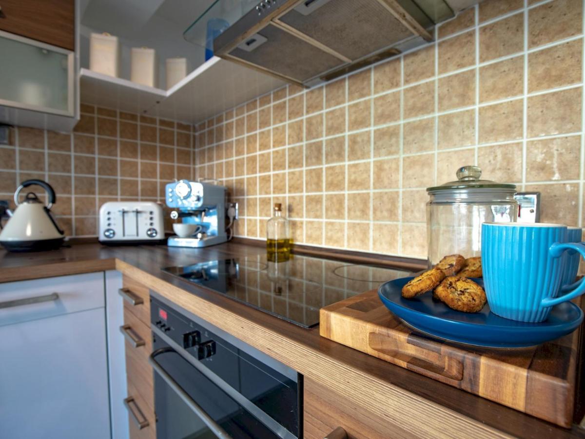 Pass The Keys Art Deco Inspired Apartment With Roof Top Views Шрусбери Экстерьер фото