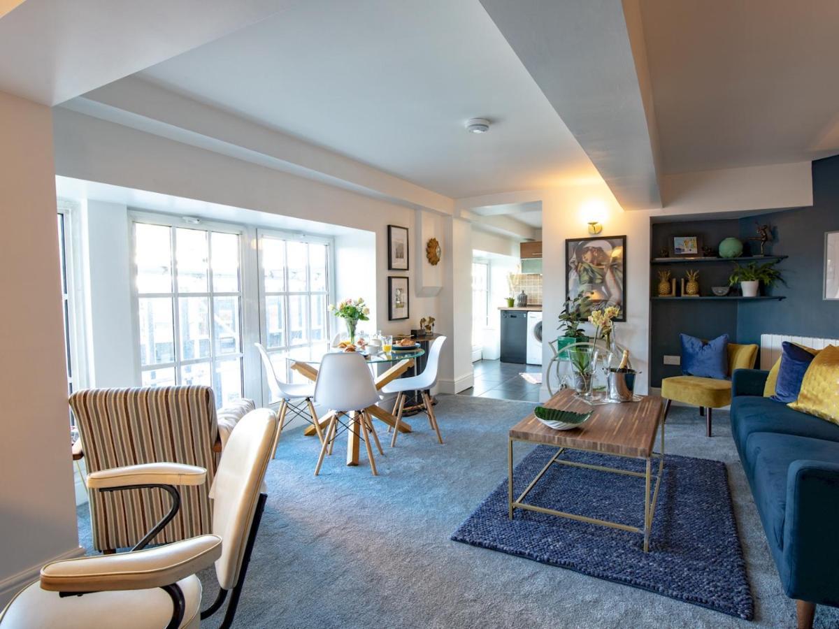 Pass The Keys Art Deco Inspired Apartment With Roof Top Views Шрусбери Экстерьер фото
